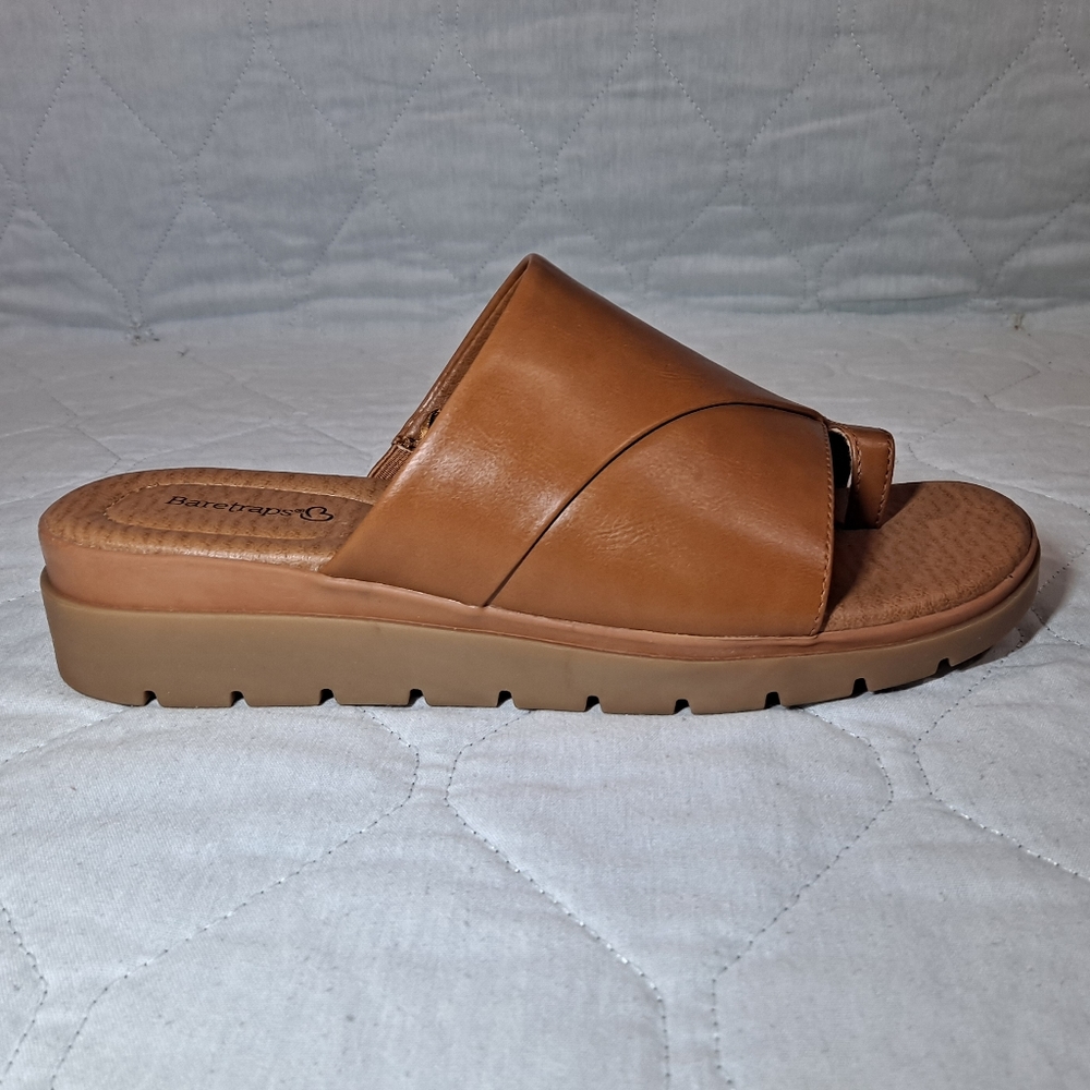 Baretraps Ranise Wedge Slide Sandals Women's 8M Tan Cushioned Insoles Toe Loop